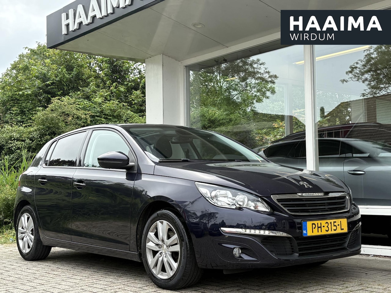 Peugeot 308 - 1.2T 110pk Blue Lease Executive | Dealeronderhouden | Panoramadak | Trekhaak | Climate Con - AutoWereld.nl