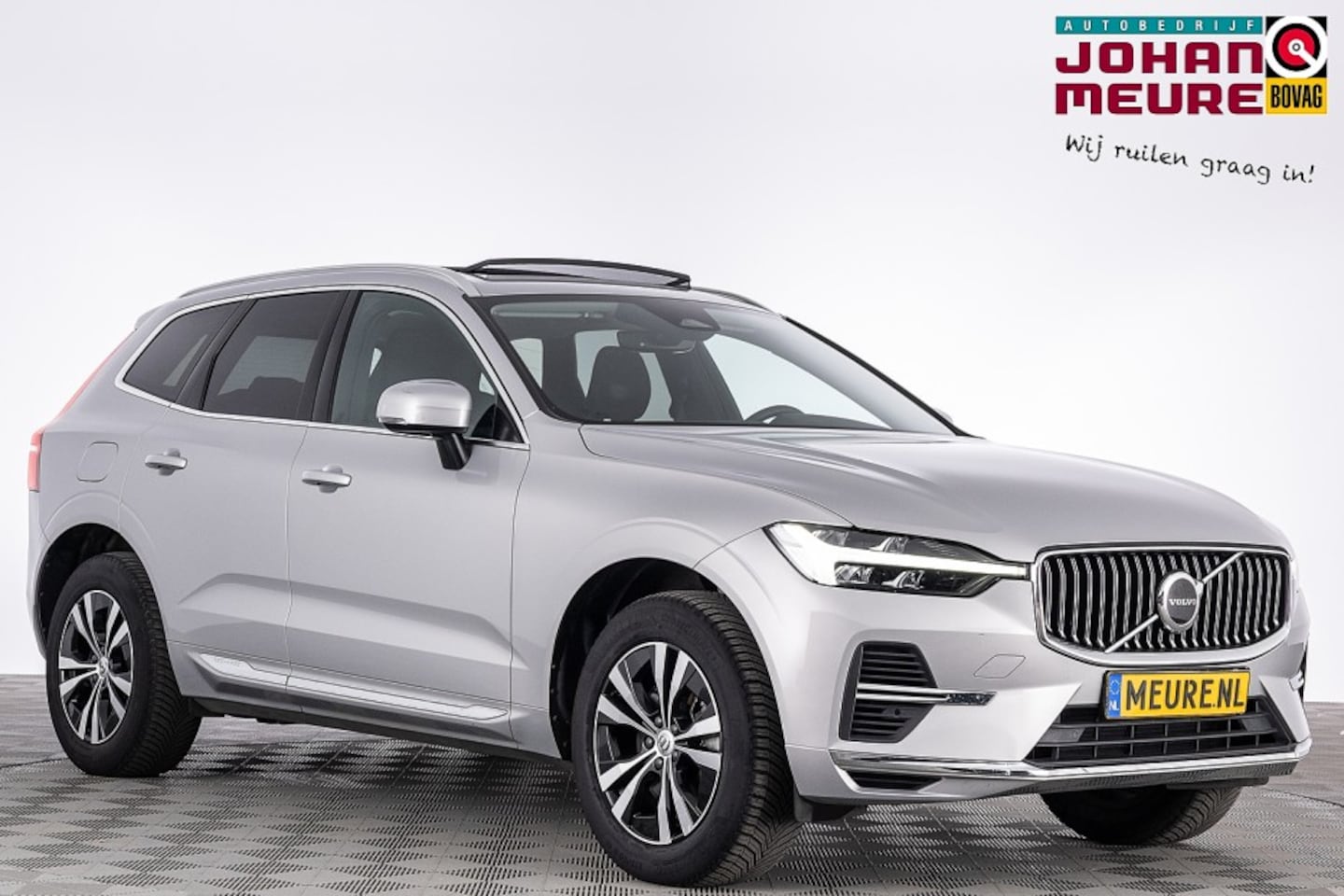 Volvo XC60 - 2.0 T6 Plug-in hybrid AWD Core | PANORAMADAK | MAPS | Full LED . - AutoWereld.nl