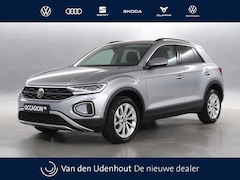 Volkswagen T-Roc - 1.5 TSI 150pk Life Edition DSG / Navigatie / Keyless / Camera