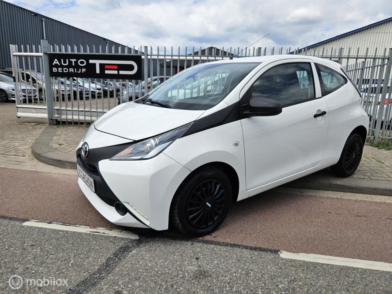 Toyota Aygo - 1.0 VVT-i x 1.0 VVT-i x - AutoWereld.nl