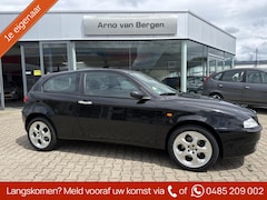 Alfa Romeo 147 - 2.0 T.Spark Distinctive, climatronic, auto afkomstig van de 1e eigenaar