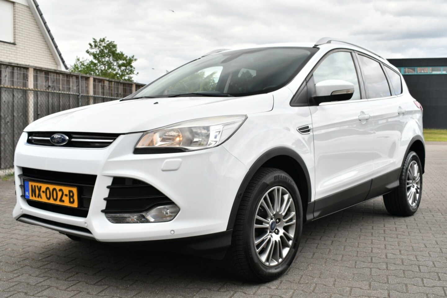Ford Kuga - 1.6 Titanium 150PK Dealer.Onderhouden Trekhaak - AutoWereld.nl