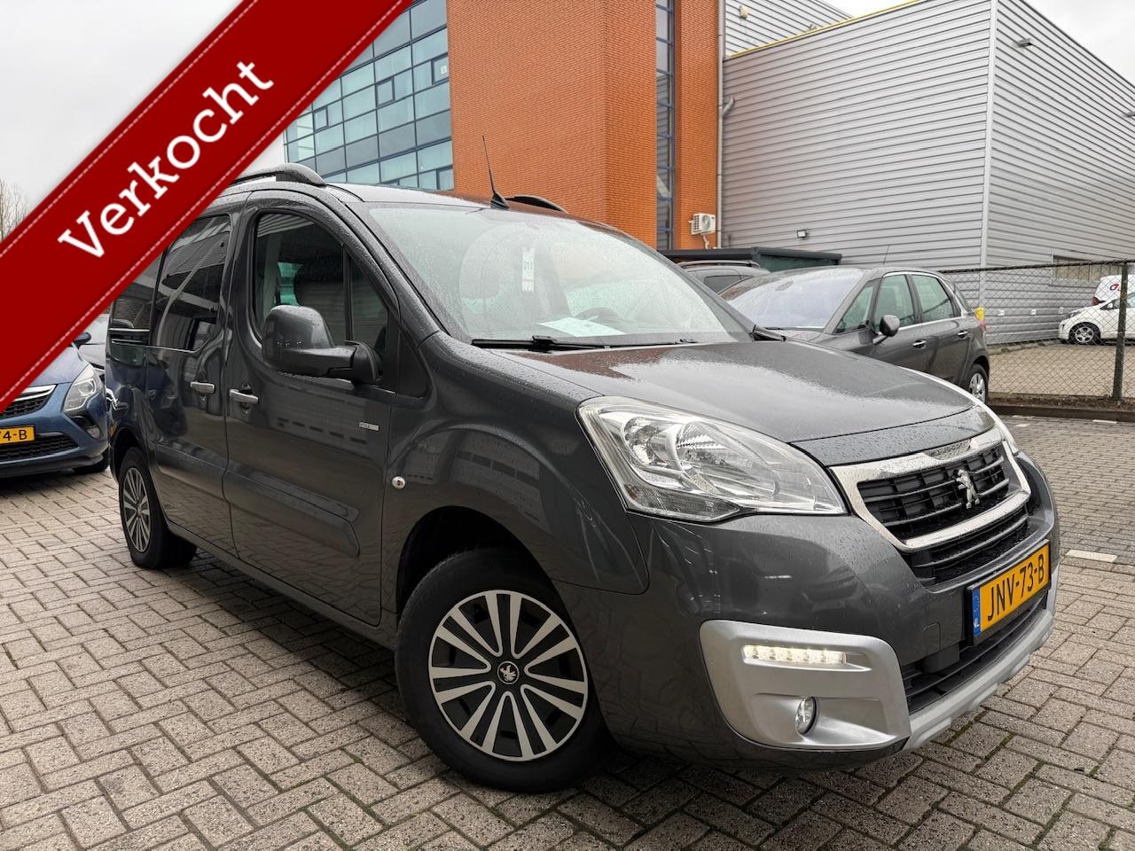 Peugeot Partner MPV - 1.2 Benzine | Lage km's | Navigatie | 5 zit - AutoWereld.nl