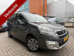 Peugeot Partner MPV - 1.2 Benzine | Lage km's | Navigatie | 5 zit