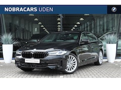 BMW 5-serie - 540i High Executive Automaat / Laserlight / Achteruitrijcamera / Active Cruise Control / L
