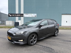 Ford Focus Wagon - 1.0i ST-Line 6-Bak 126 PK. Prachtige en goed onderhouden auto Alle keuringen toegestaan