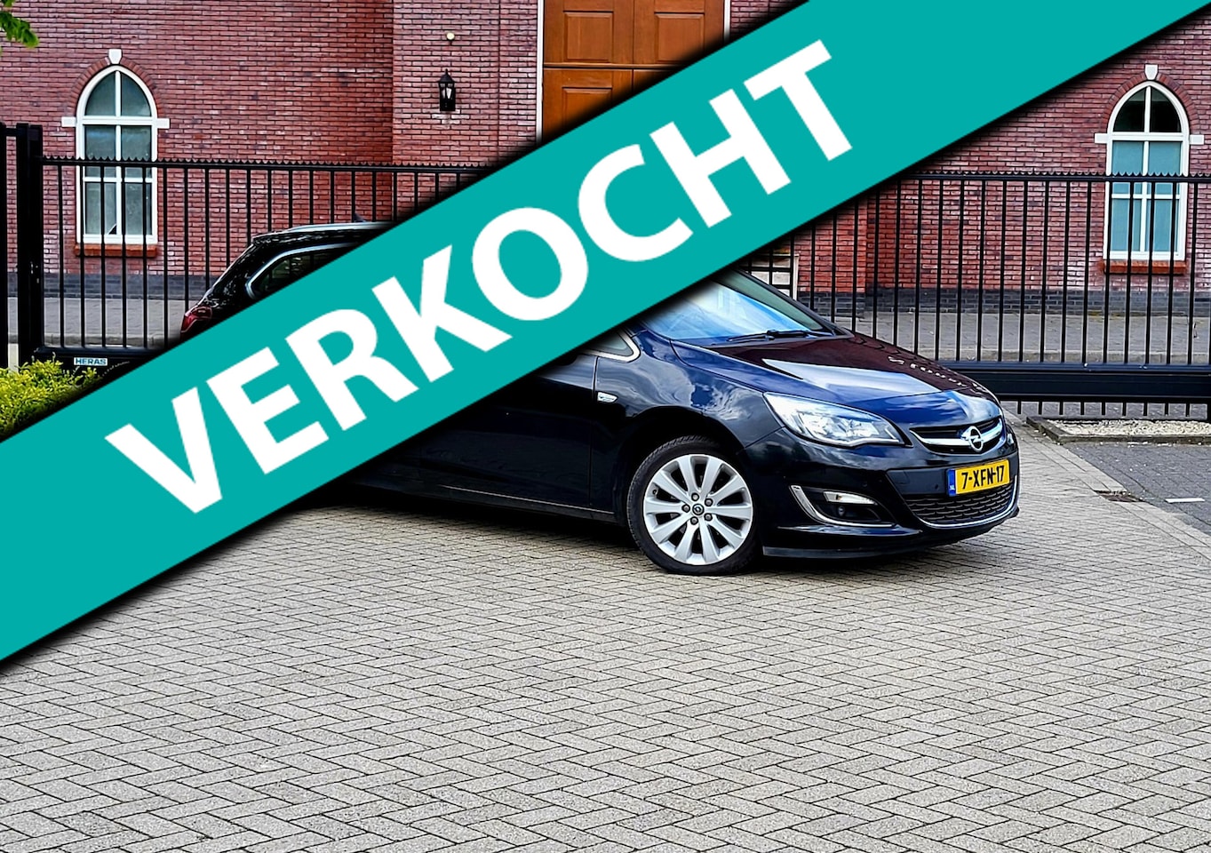Opel Astra Sports Tourer - 1.4 Turbo Cosmo / Airco / Navi / Pdc / Half Leer / Trekhaak - AutoWereld.nl