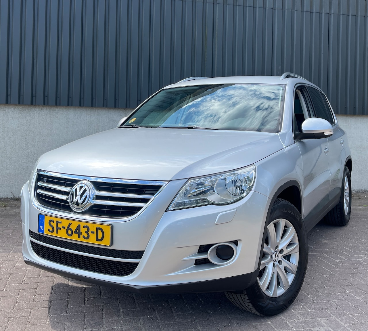Volkswagen Tiguan - 2.0 TDI Sport&Style 4Motion | Navigatie | Trekhaak | - AutoWereld.nl