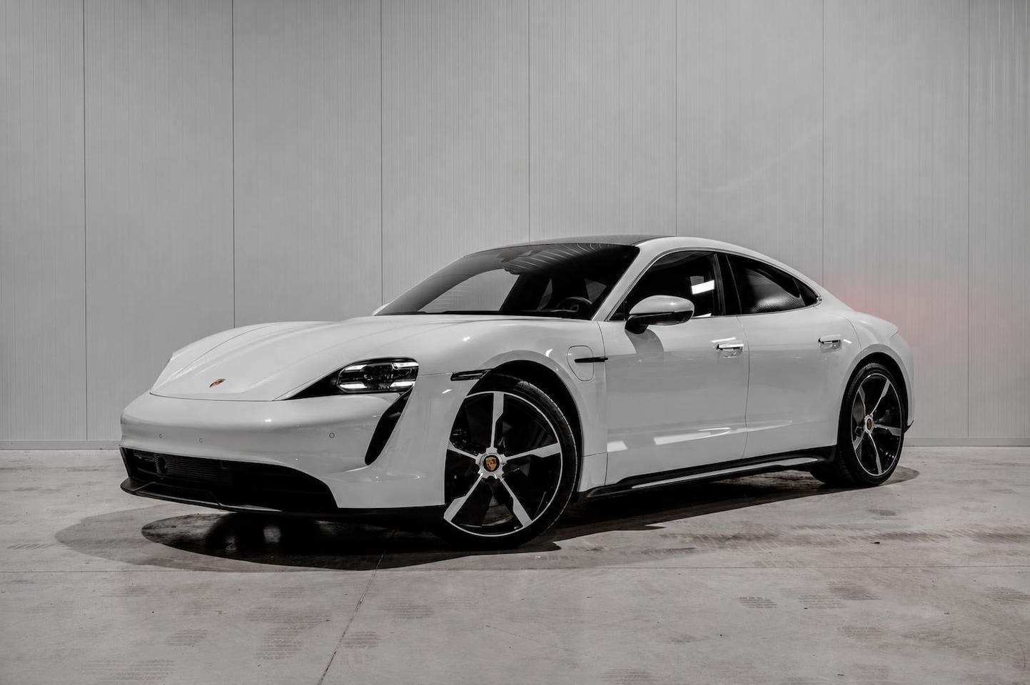Porsche Taycan - 4S Performance 93kwh SportDesign Bose Voll Leder - AutoWereld.nl
