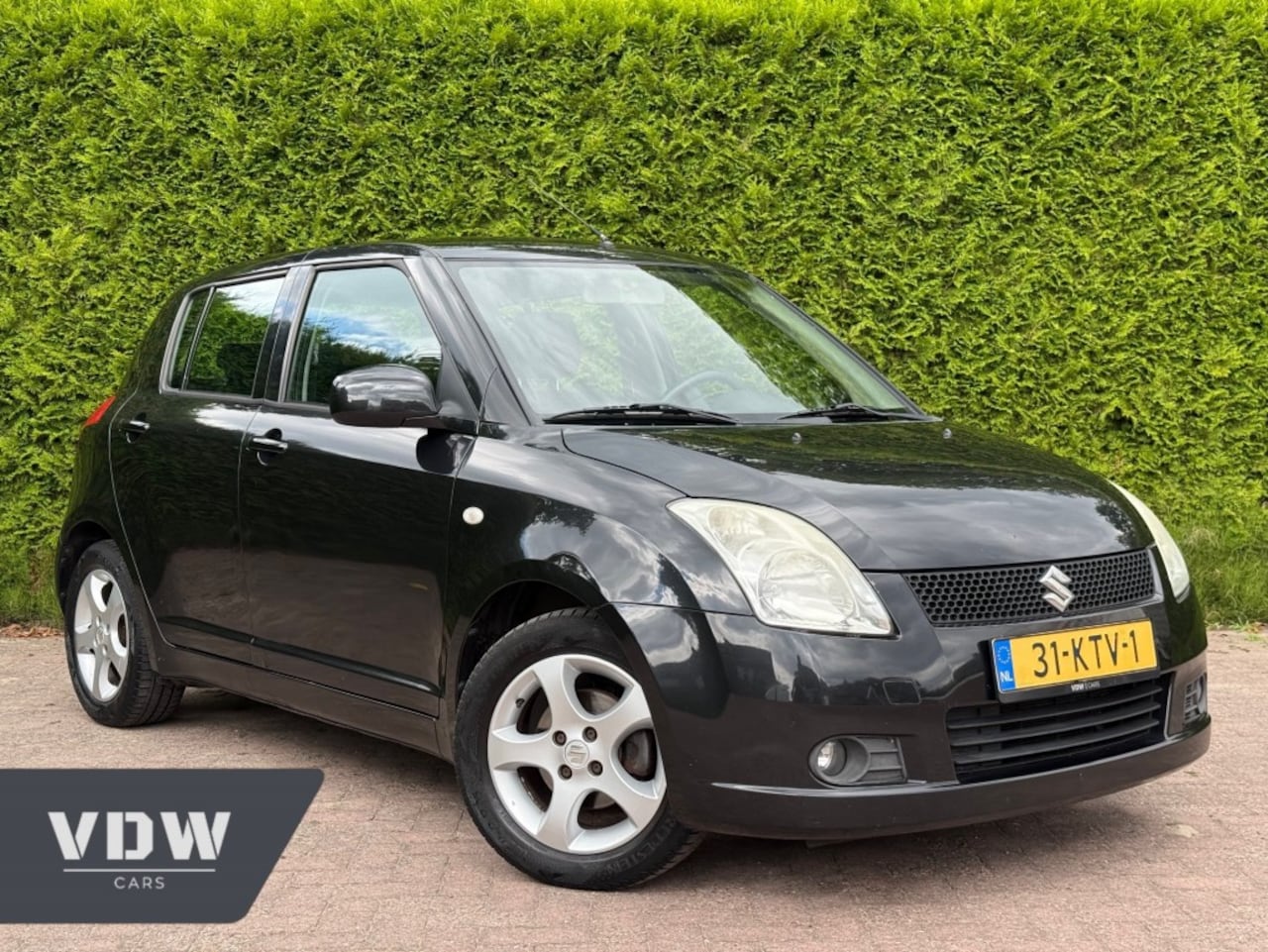 Suzuki Swift - 1.3 GLS Airco / Stoelverwarming / APK 2027 / 2 sleutels - AutoWereld.nl