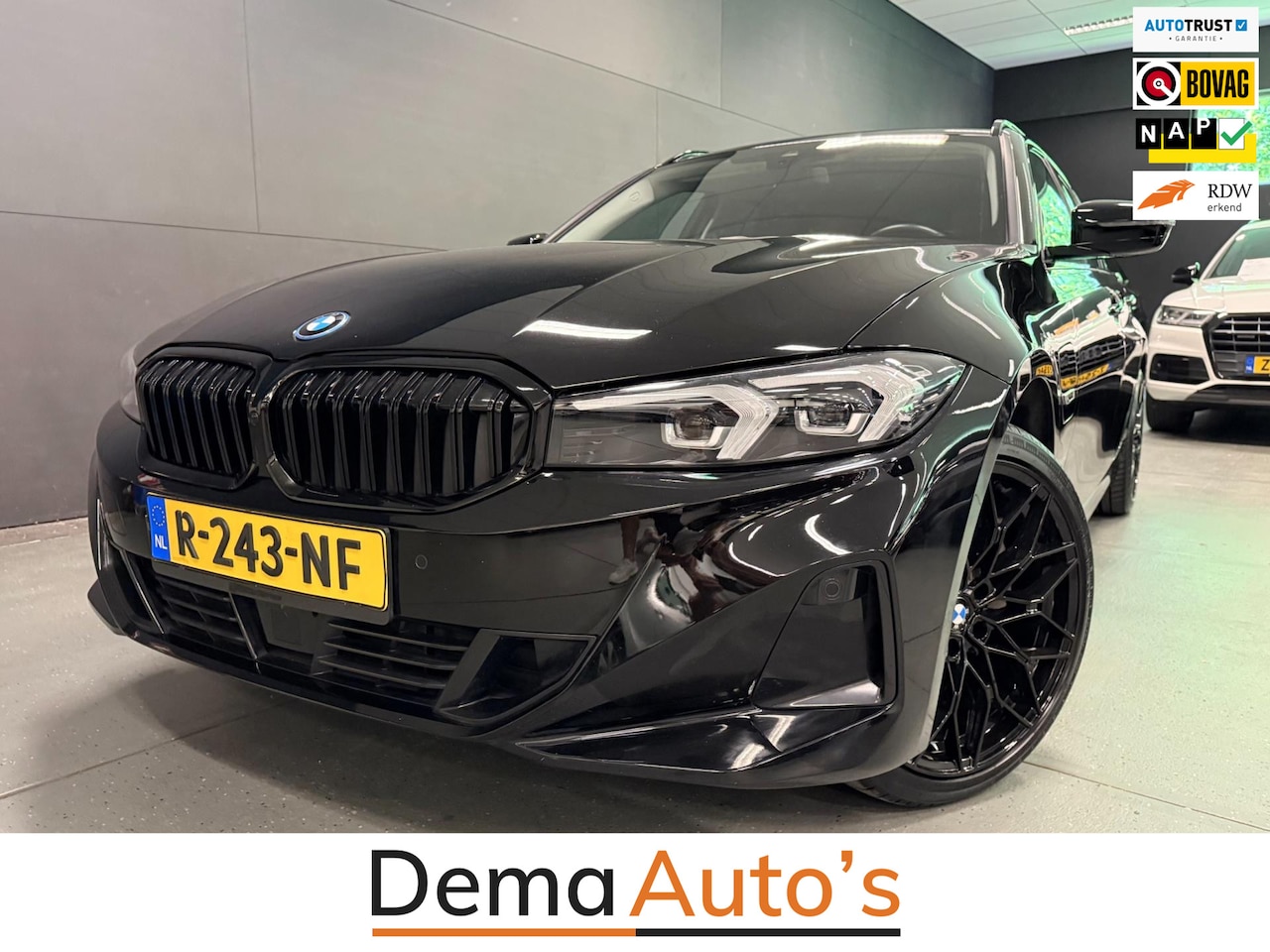 BMW 3-serie Touring - 320e SPORT FACELIFT 19'' SOH-TEST/NAVI/LED/DAB/CARPLAY/ECC/PDC/CRUISE/V-COCKPIT/LEDER/// - AutoWereld.nl