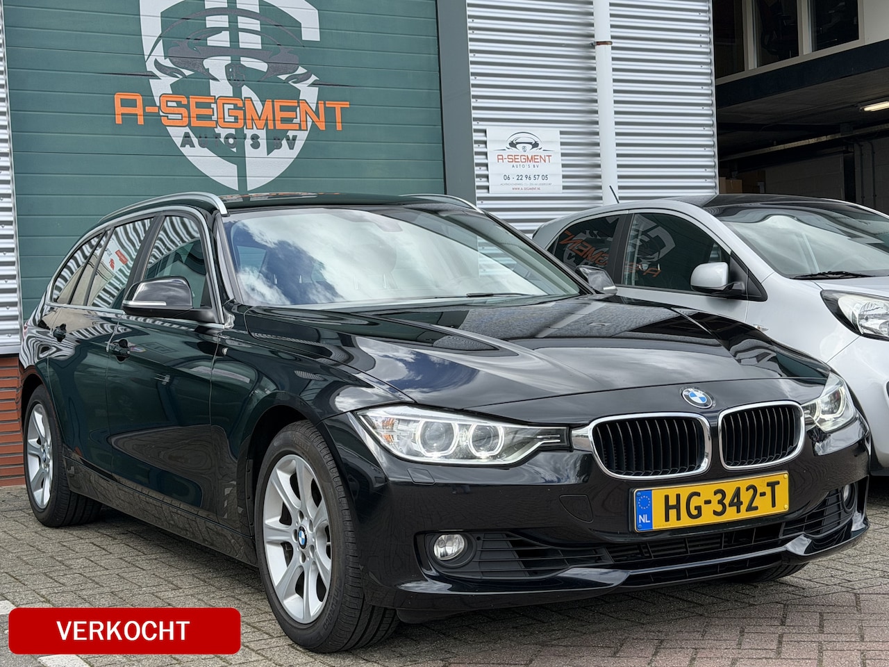 BMW 3-serie Touring - 320i Executive Automaat / Navi / Trekhaak / NAP - AutoWereld.nl