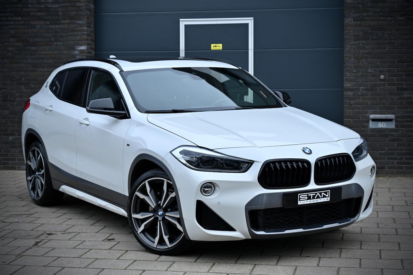 BMW X2 - BMW sDrive20i High Executive | M-Pakket | Pano | HUD | ACC | HK Audio - AutoWereld.nl