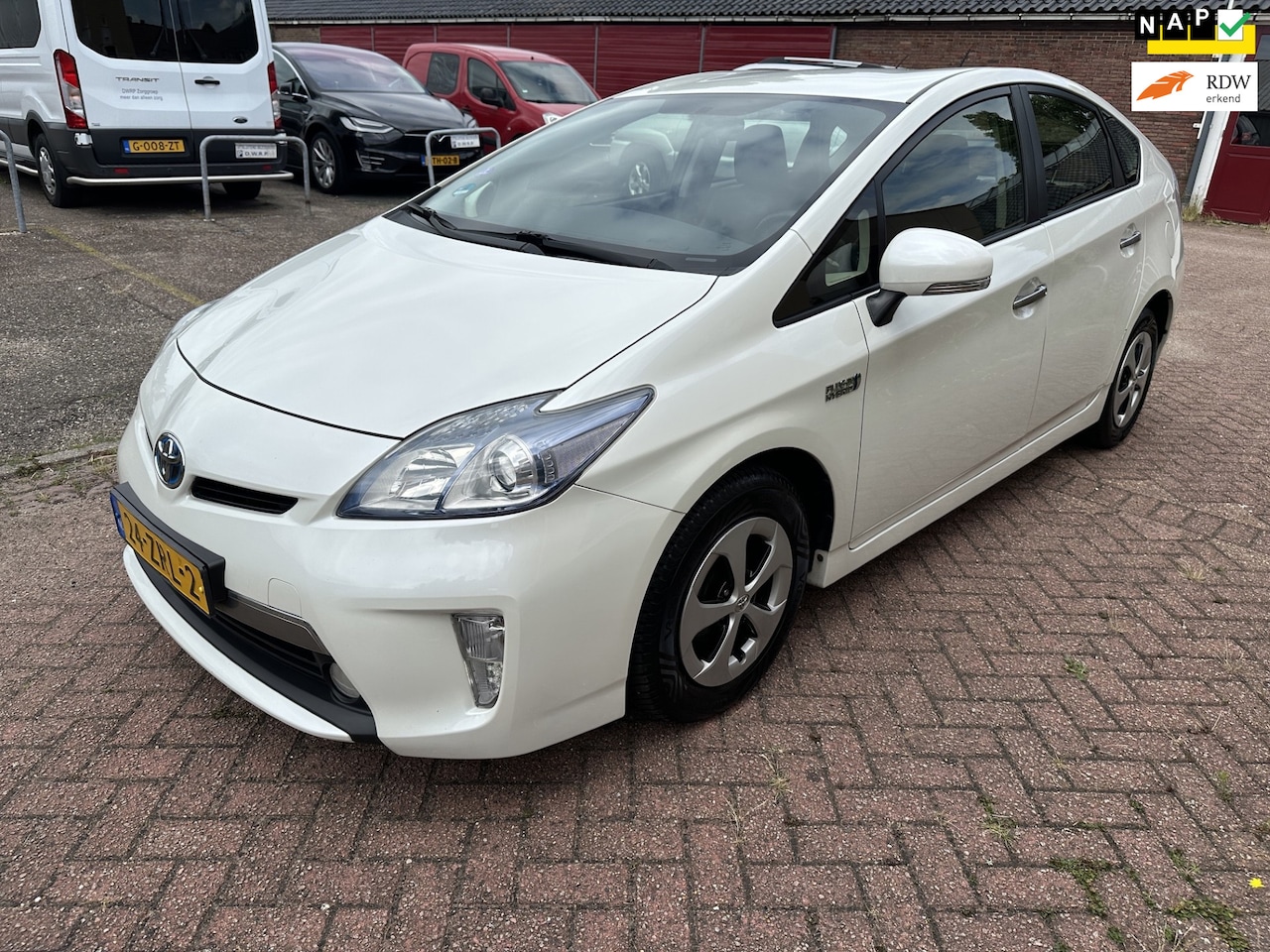 Toyota Prius - 1.8 Plug-in Aspiration NAVI CAMERA LEER NAP - AutoWereld.nl