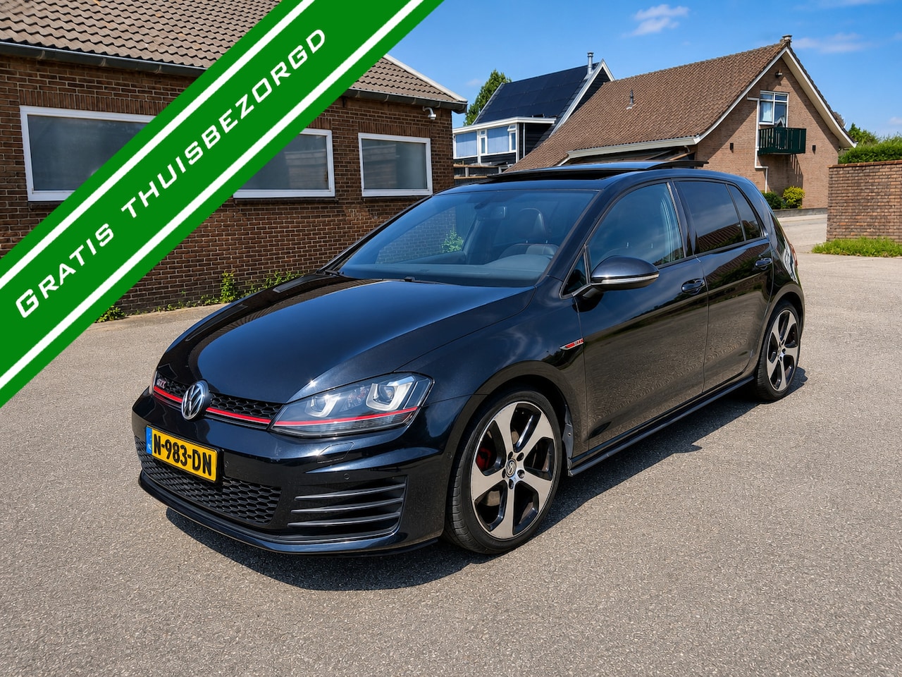 Volkswagen Golf - 2.0 TSI GTI - 220PK - PANO - DSG - NW APK - NAP - AutoWereld.nl