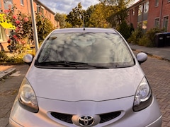 Toyota Aygo - 1.0-12V +