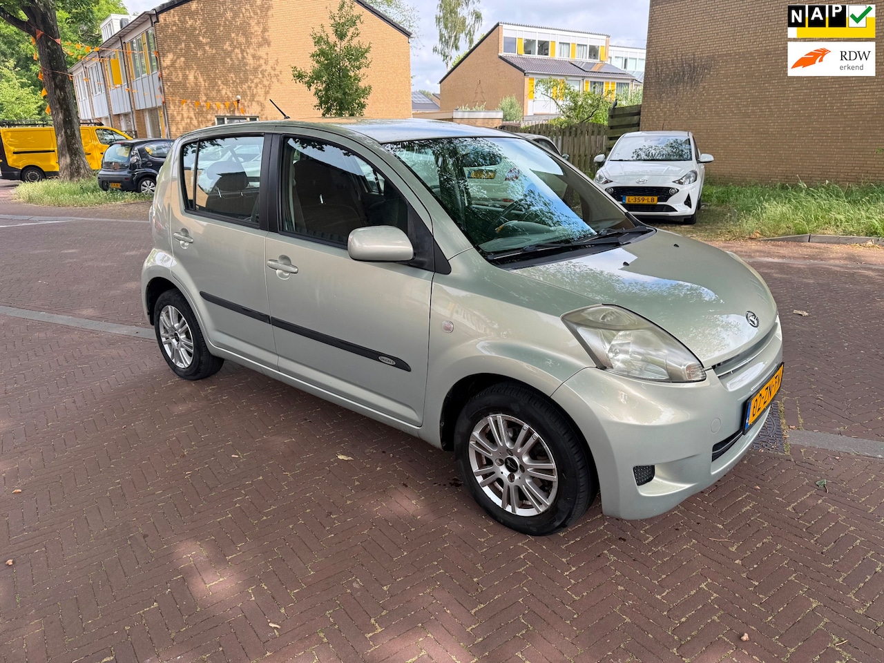Daihatsu Sirion 2 - Airco / 87.000 NAP / 5 deurs / Nieuw APK - AutoWereld.nl