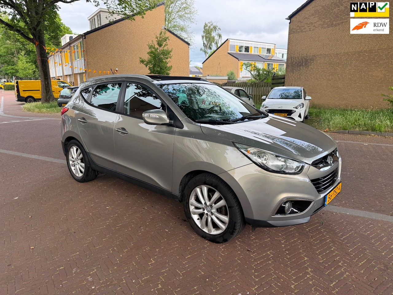 Hyundai ix35 - AUTOMAAT / Panorama dak / UNIEK / Veel opties - AutoWereld.nl