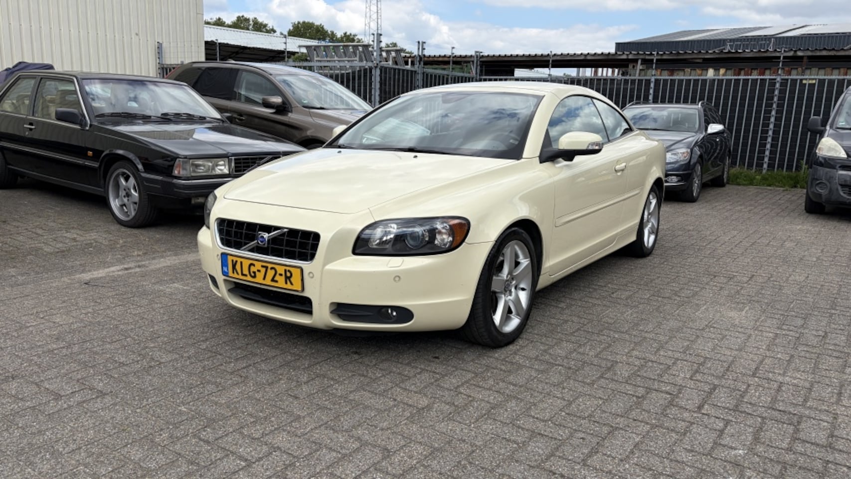 Volvo C70 - Cabriolet 2.4 140 pk Summum I Vanilla Pearl (geel) I 1e eig I Zeer mooi! - AutoWereld.nl