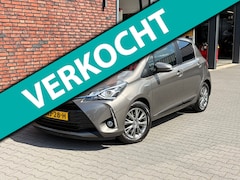 Toyota Yaris - 1.5 Hybrid Design Automaat AchteruitrijCam./Clima/Stoelverwarming