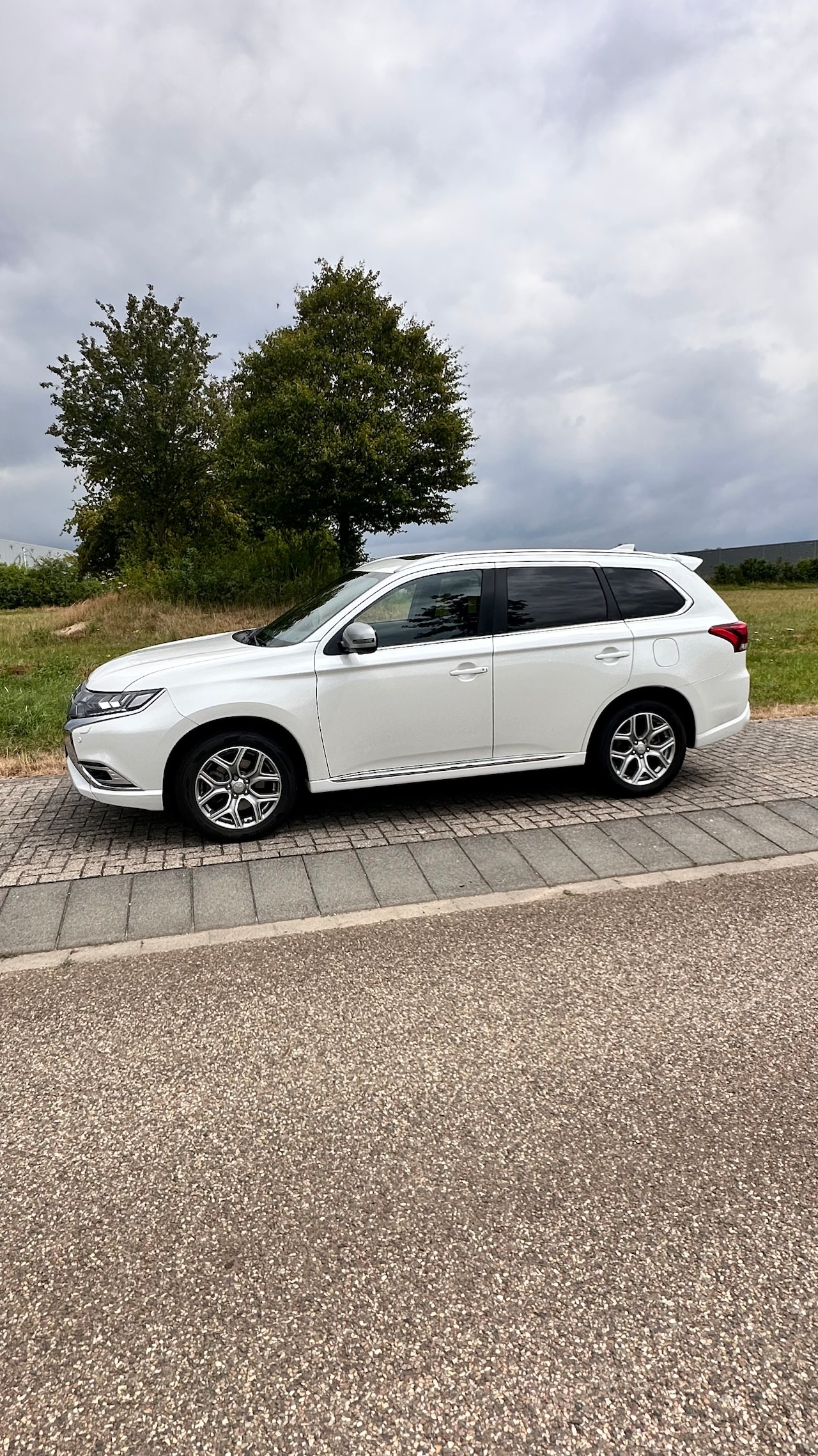 Mitsubishi Outlander - 2.4 PHEV Instyle+ - AutoWereld.nl