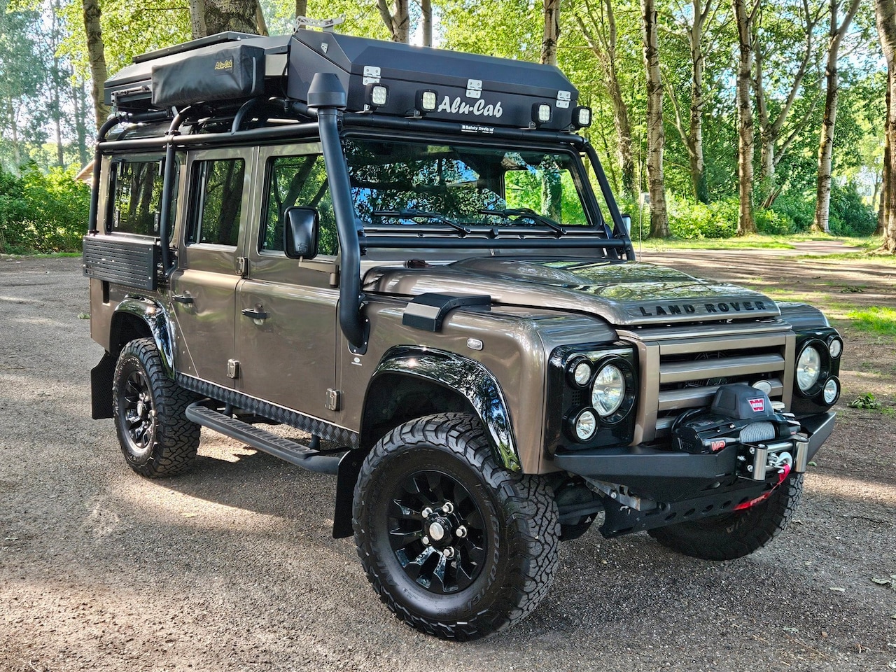 Land Rover Defender 110 - 2.2 D Rough Expeditie - AutoWereld.nl