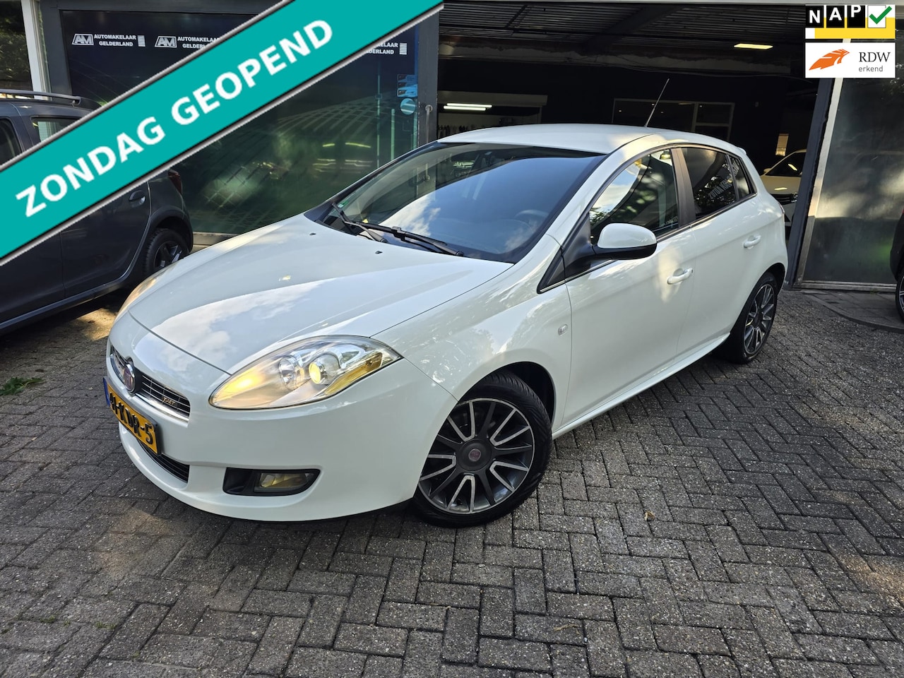 Fiat Bravo - 1.4 T-Jet Edizione Sport | 1E EIGENAAR | 12MND GARANTIE | AIRCO | 120 PK || CRUISE | - AutoWereld.nl