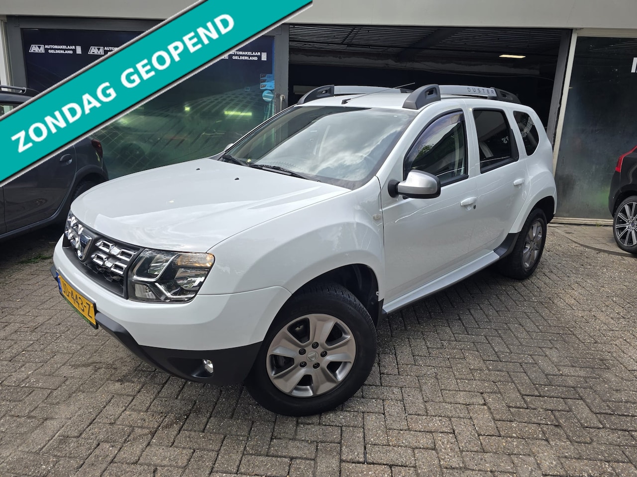 Dacia Duster - 1.2 TCe 4x2 10th Anniversary | 2E EIGENAAR | 12MND GARANTIE | CAMERA | NAVI | LAGE KM | - AutoWereld.nl
