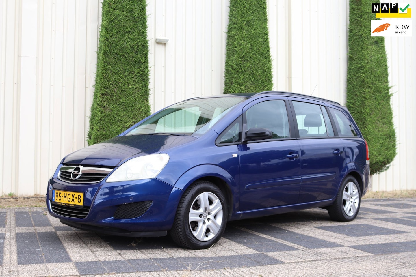 Opel Zafira - 1.6 Business Airco Navigatie - AutoWereld.nl