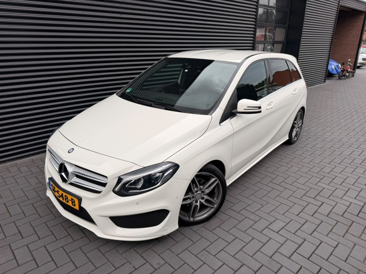 Mercedes-Benz B-klasse - 180 Bus. Sol. AMG| AUTOMAAT| TREKHAAK| NAVI| CRUISE - AutoWereld.nl