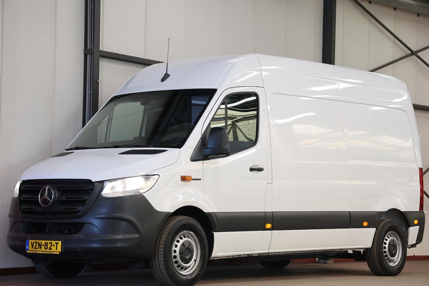 Mercedes-Benz eSprinter - L2H2 41 kWh AIRCO - AutoWereld.nl