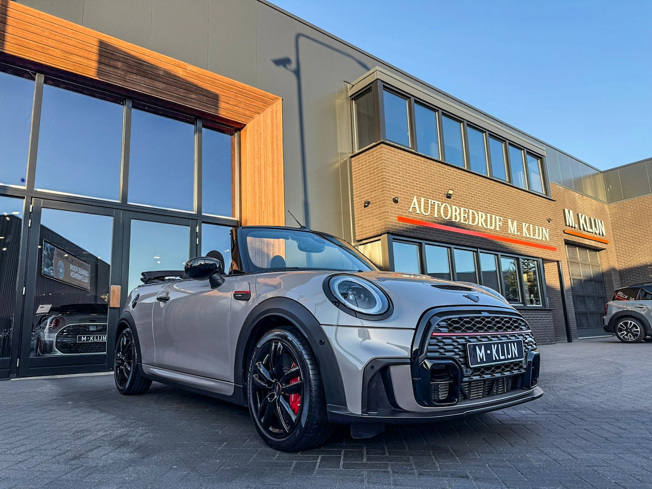 MINI Cabrio - 2.0 John Cooper Works JCW Pack 231pk Manual Rooftopgrey/Camera/Uniek - AutoWereld.nl