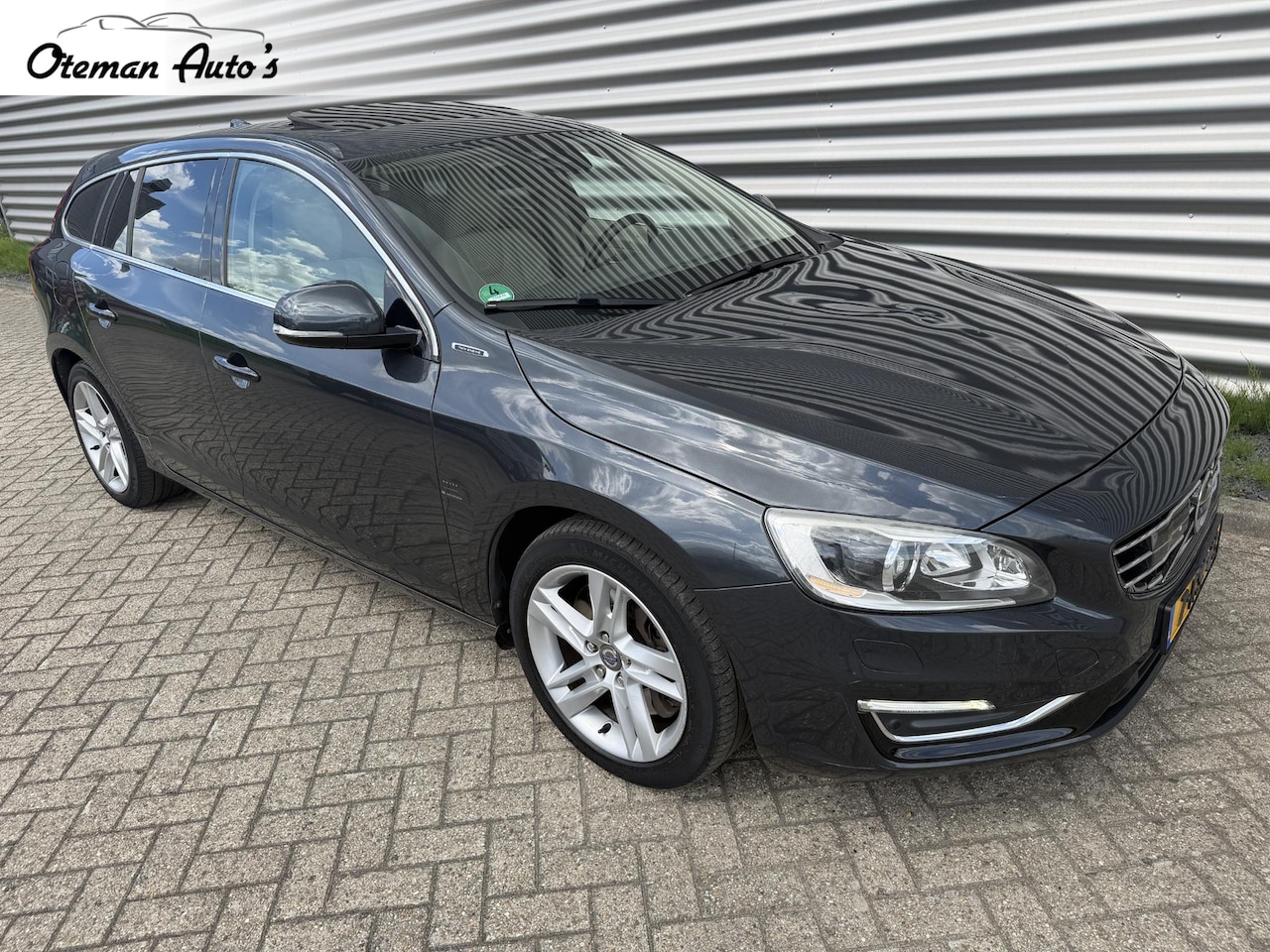 Volvo V60 - 2.4 D6 AWD Plug-In Hybrid Summum 2.4 D6 AWD Plug-In Hybrid Summum - AutoWereld.nl