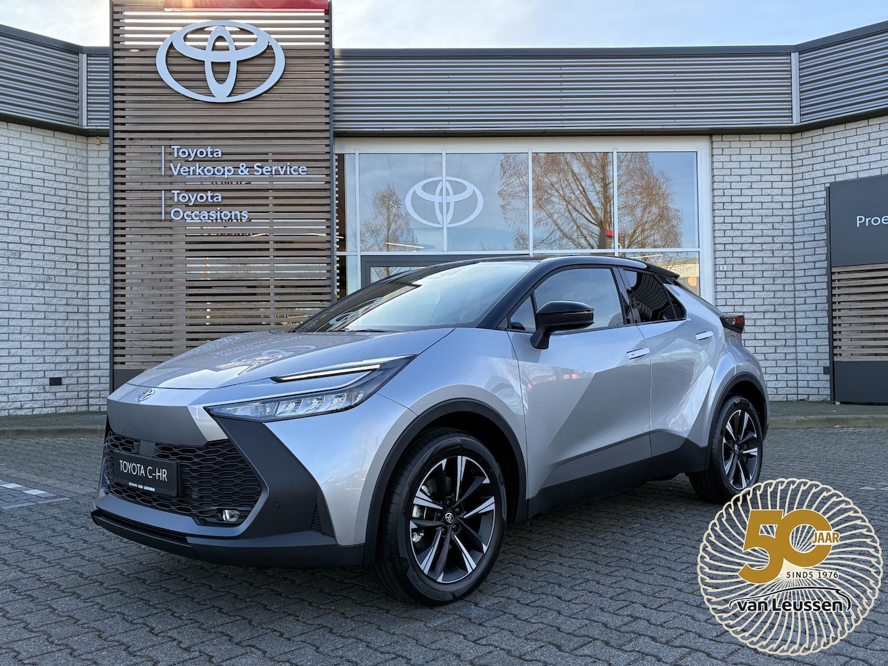 Toyota C-HR - 2.0 PLUG-IN HYBRID 220 DYNAMIC NIEUW & DIRECT LEVERBAAR!!! STOEL/STUURVERW BLIND-SPOT PARK - AutoWereld.nl