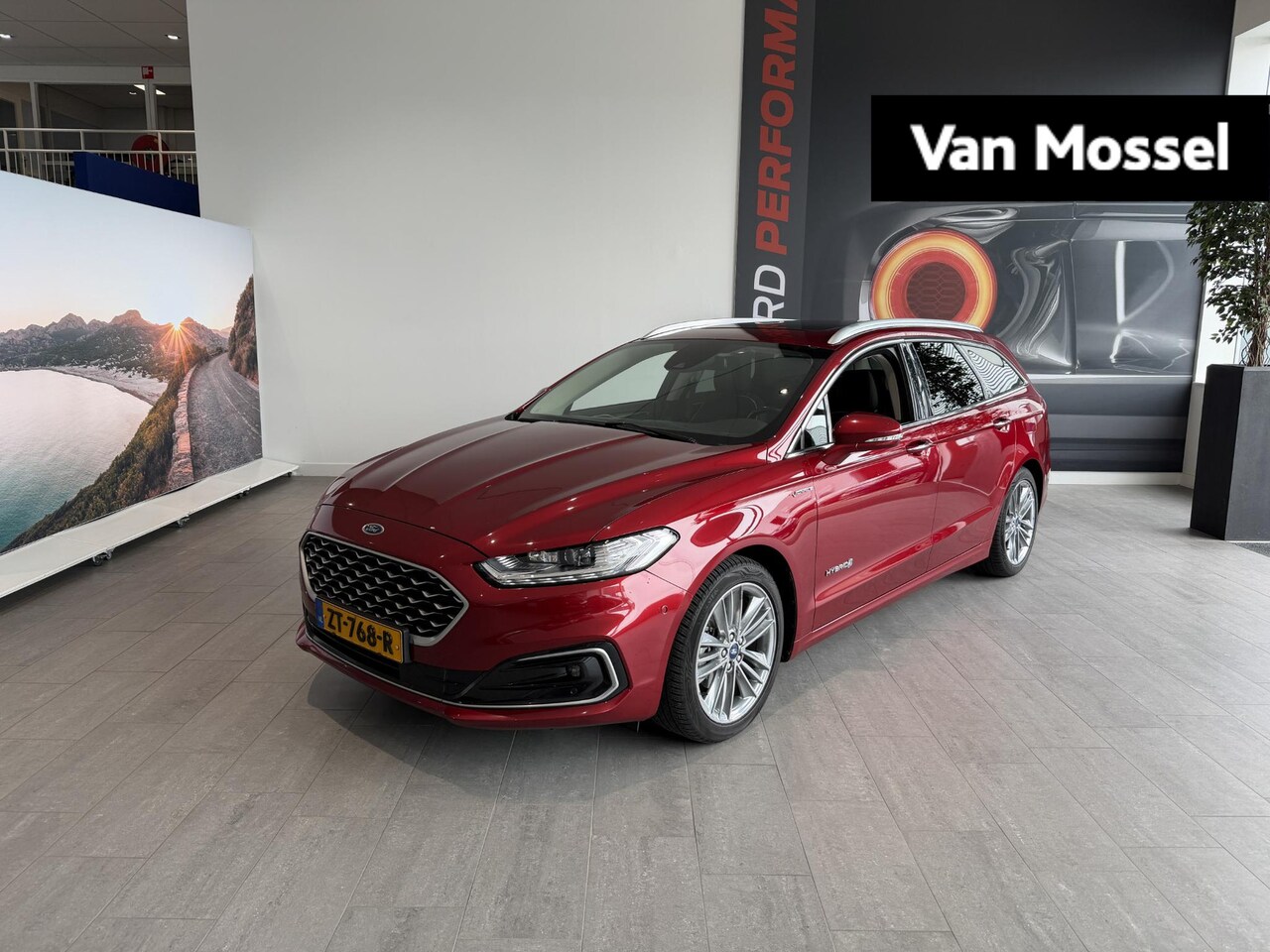 Ford Mondeo Wagon - 2.0 IVCT HEV Vignale | TREKHAAK | STOELVERWARMING | CRUISE CONTROL | ACHTERUITKIJK CAMERA - AutoWereld.nl