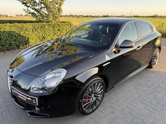 Alfa Romeo Giulietta - 1.7 TBi Quadrifoglio Verde Panorama dak - 18 inch - lederen bekleding