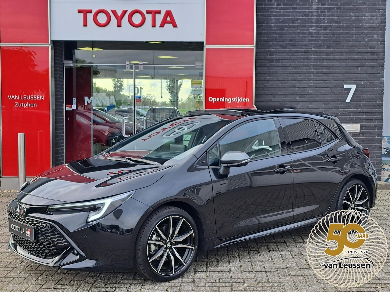 Toyota Corolla - HYBRID 180 GR-SPORT NIEUW UIT VOORRAAD LEVERBAAR MET HOGE KORTING PANORAMADAK HEAD-UP JBL- - AutoWereld.nl