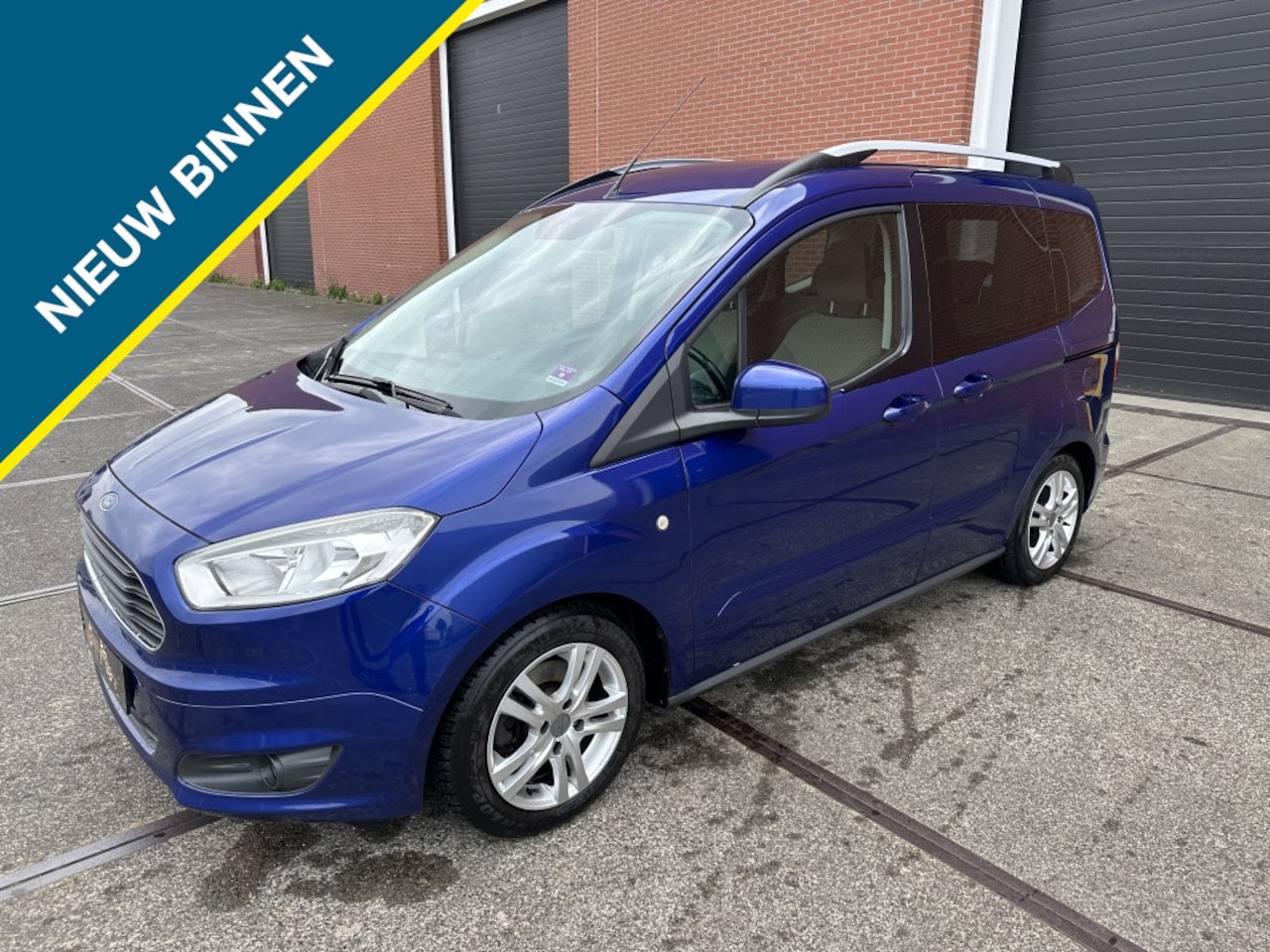 Ford Tourneo Courier - 1.0 Titanium 1.0 Titanium - AutoWereld.nl