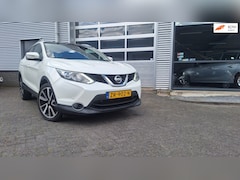 Nissan Qashqai - 1.2 Premier Edition/Nav/Camera/Pano dak/Lm/Pdc V/A/Enz