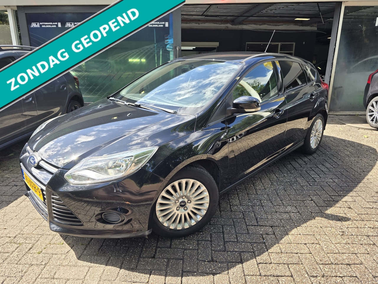 Ford Focus - 1.0 EcoBoost Trend | 2E EIGENAAR | 12MND GARANTIE | NAVI | AIRCO | PDC | - AutoWereld.nl