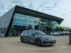 Volkswagen Golf - 8 GTI Clubsport 2.0 TSI 300pk Panoramadak IQ light Camera 19" LMV
