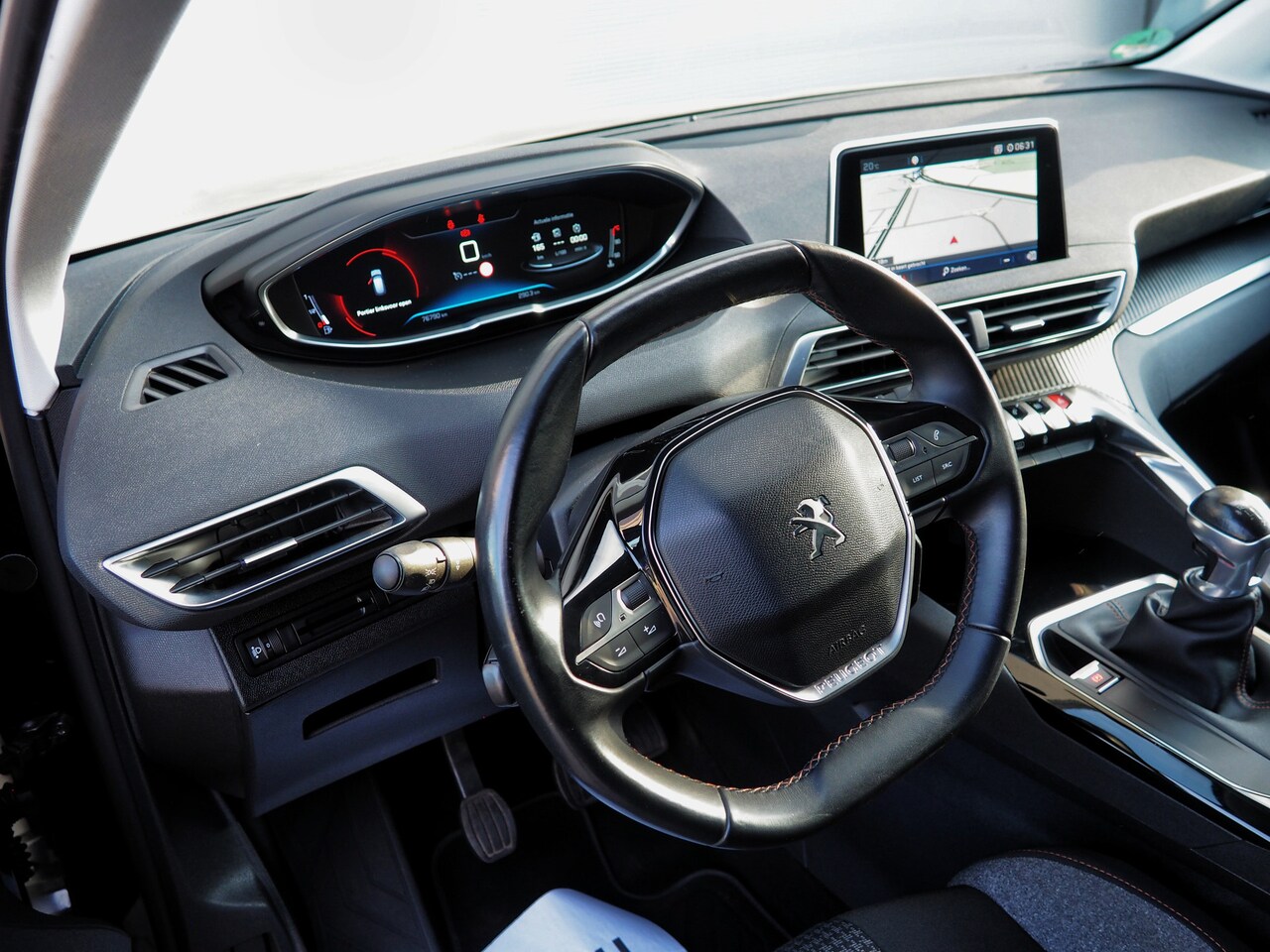 Peugeot 3008 - Active 1.2 PureTech CLIMA CRUISE TREKH. CAMERA.