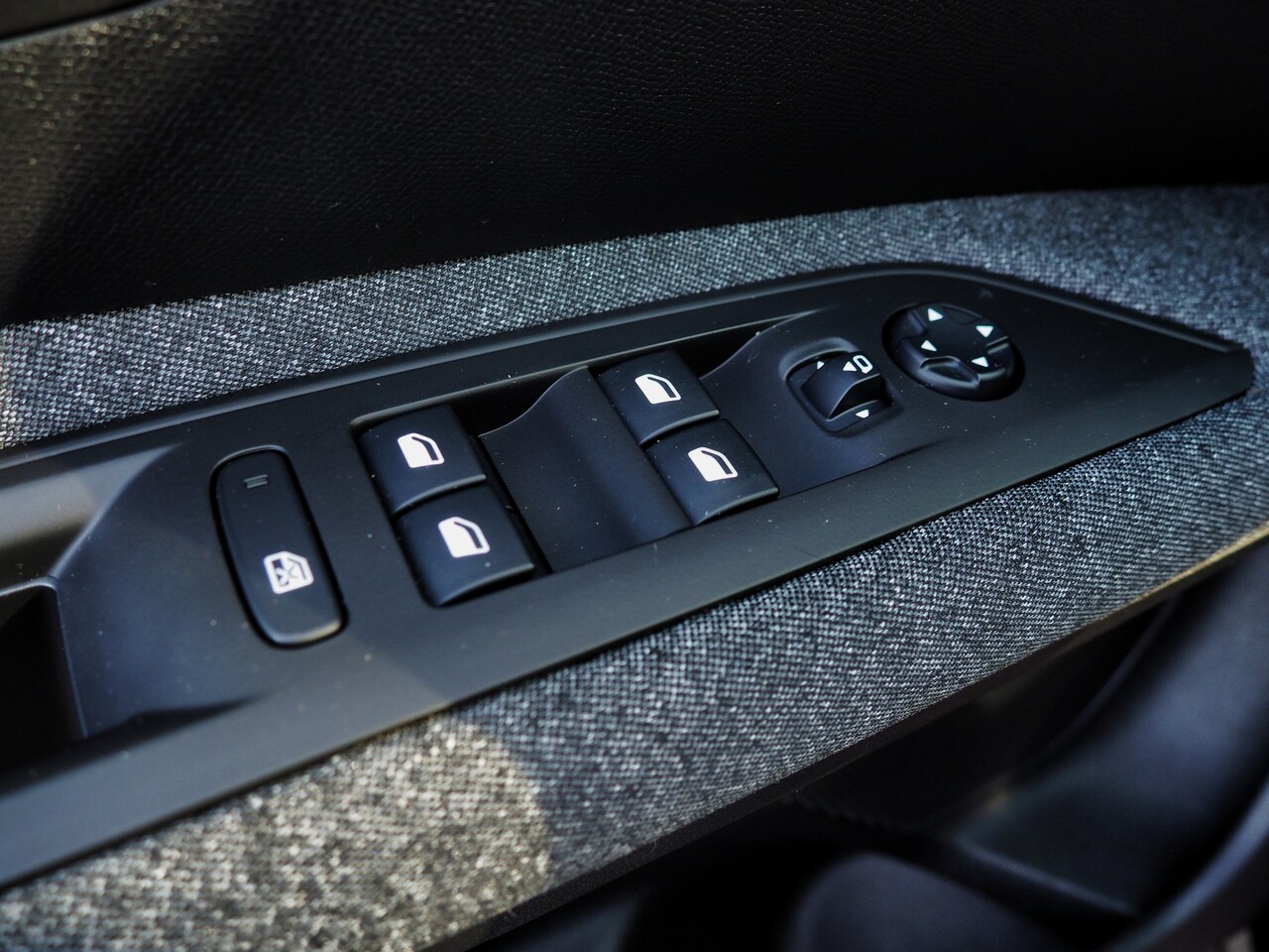 Peugeot 3008 - Active 1.2 PureTech CLIMA CRUISE TREKH. CAMERA.