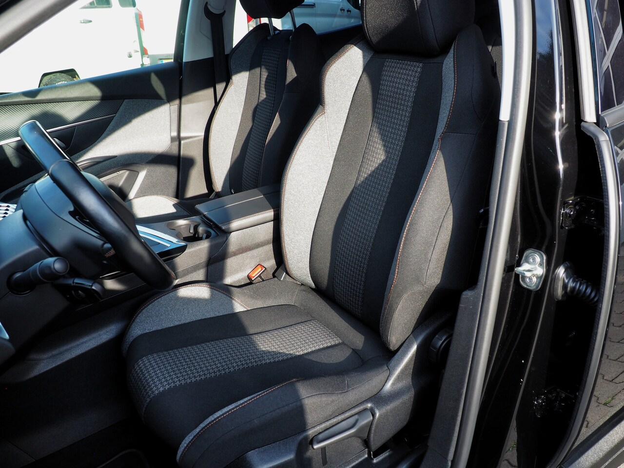 Peugeot 3008 - Active 1.2 PureTech CLIMA CRUISE TREKH. CAMERA.