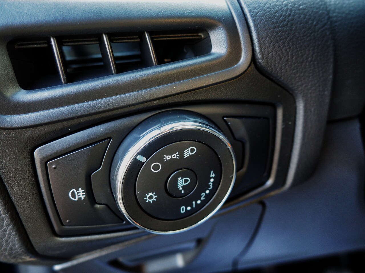 Ford Focus Wagon - 1.6 EcoBoost Trend AIRCO CRUISE PARKEER S. TREKH.
