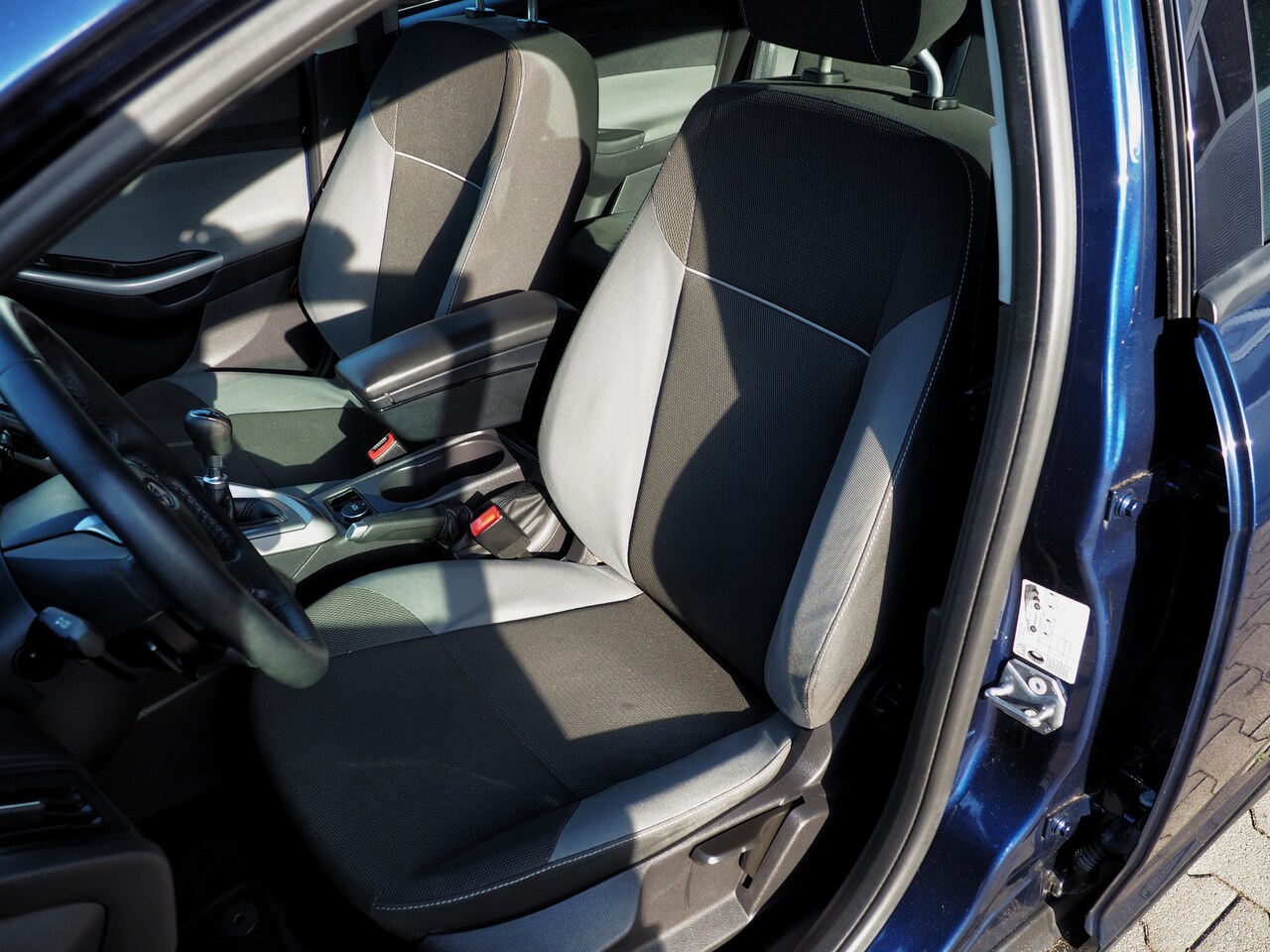 Ford Focus Wagon - 1.6 EcoBoost Trend AIRCO CRUISE PARKEER S. TREKH.
