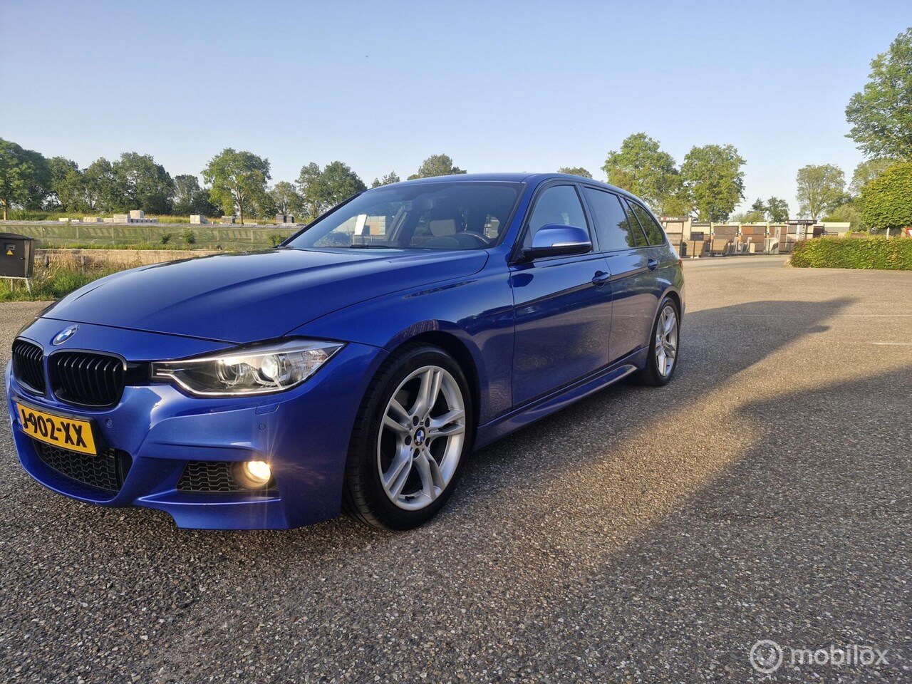 BMW 3-serie Touring - 320i M Sport 320i M Sport nieuwstaat! - AutoWereld.nl