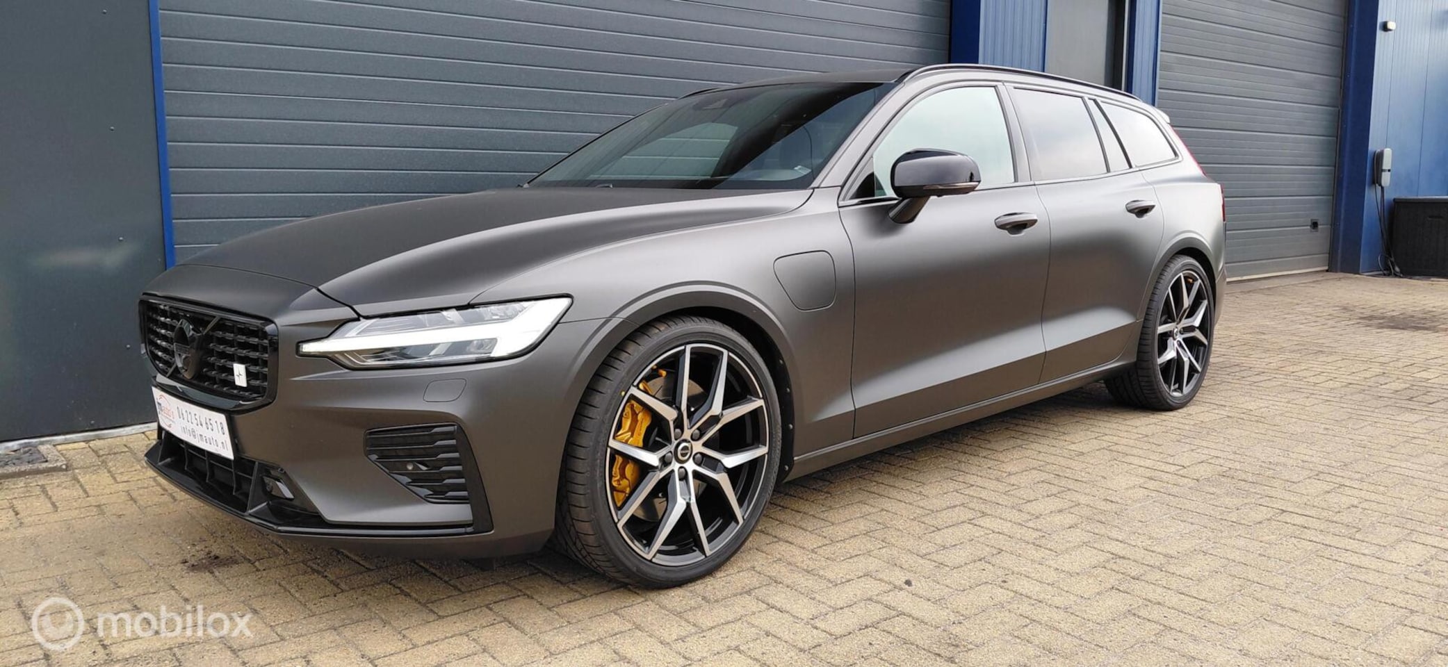 Volvo V60 - 2.0 T8 Twin Engine AWD Polestar Engineered 2.0 T8 Twin Engine AWD Polestar Engineered,Pano, - AutoWereld.nl