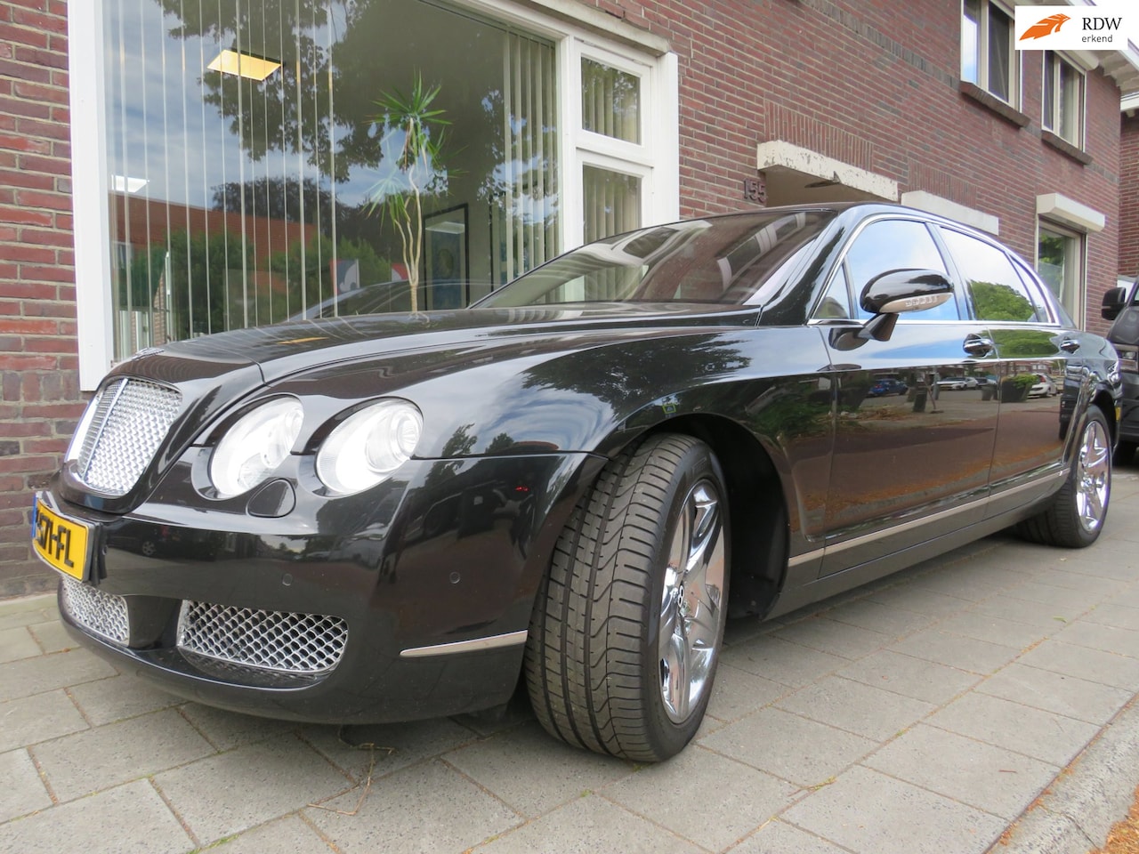 Bentley Continental Flying Spur - 6.0 W12 Youngtimer BTW auto!! - AutoWereld.nl