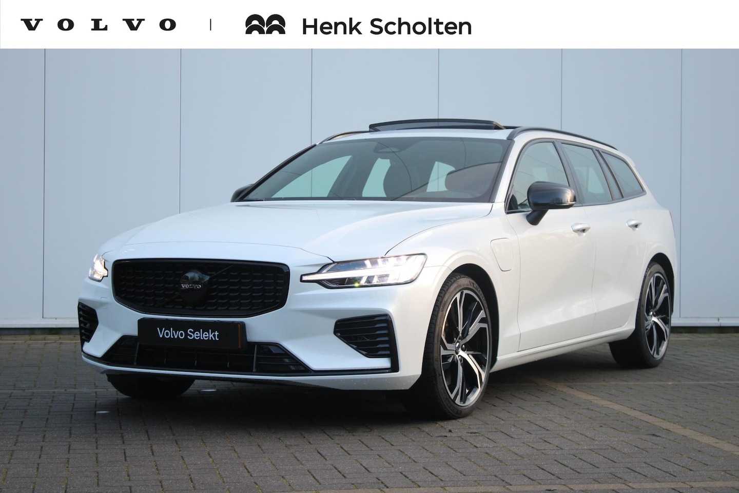 Volvo V60 - T8 Plug-in hybrid AWD Plus Dark | Adaptive Cruise & Pilot Assist | Panoramadak met Schuif- - AutoWereld.nl